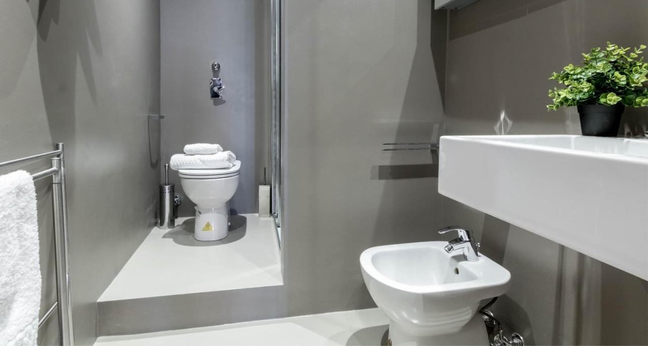 Joivy Spacious 1 Bedroom Apt Near S Agostino Metro Милано Екстериор снимка